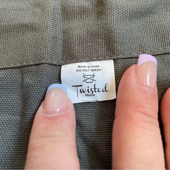 Twisted Wares Grey Ring Leader of the Shitshow Open Back Apron - Picture 4 of 5